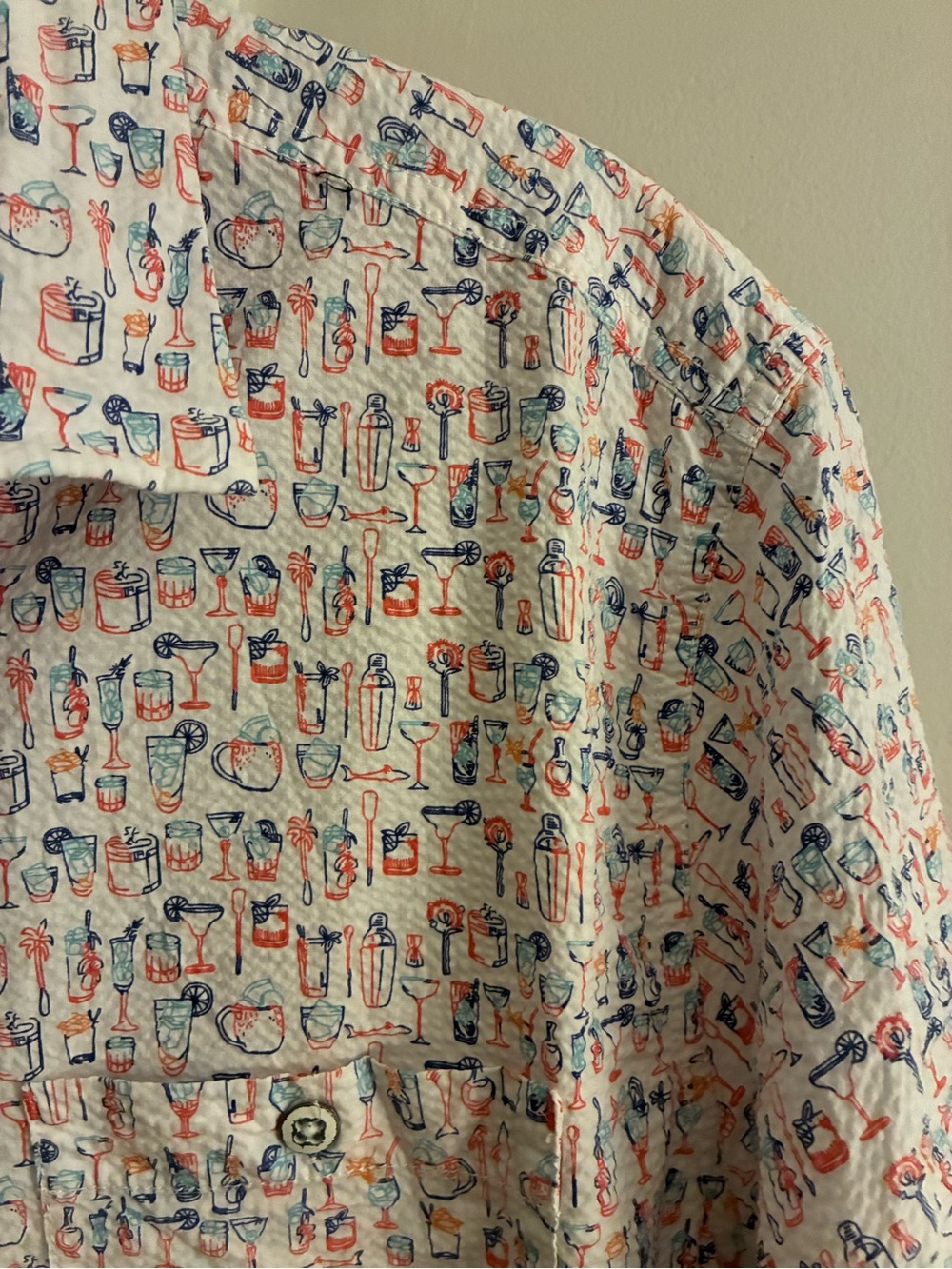 TOMMY BAHAMA Cocktail Print Nova Wave Seersucker Button Down Short Sleeve-Large